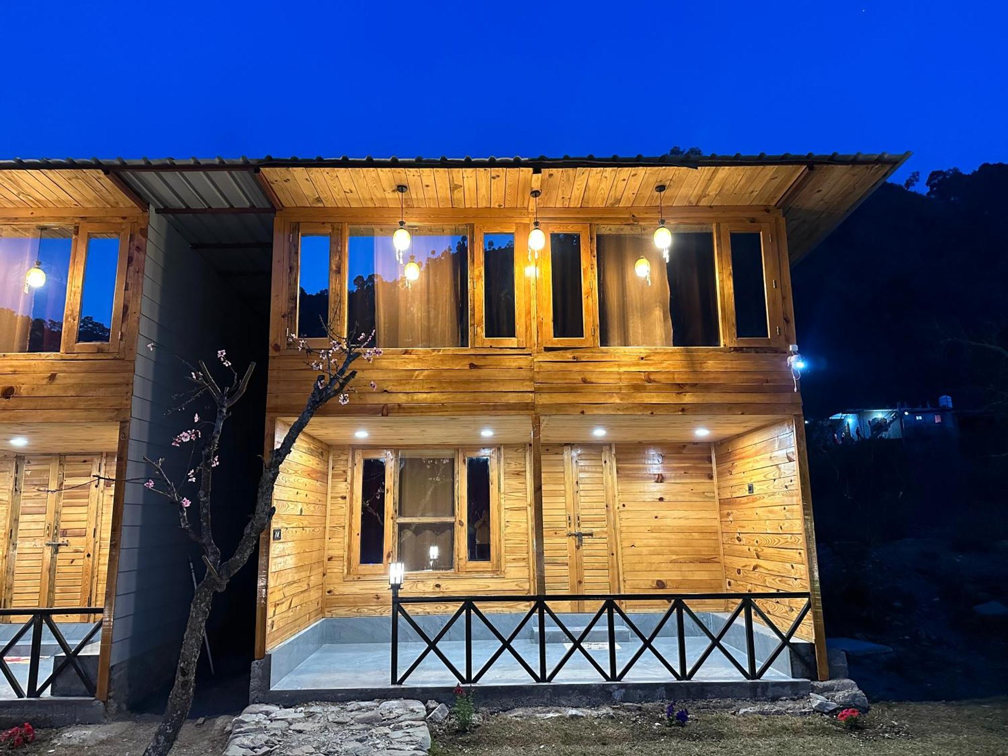 Cabana Riverside Resort - Kainchi Dham ナイニタール エクステリア 写真