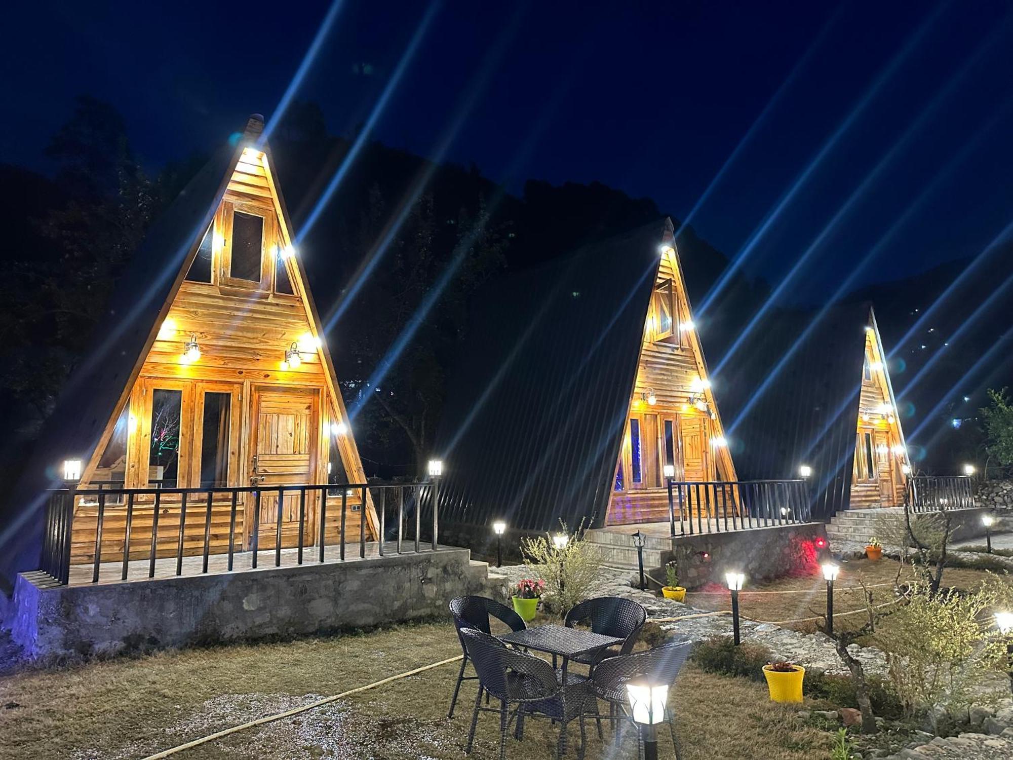 Cabana Riverside Resort - Kainchi Dham ナイニタール エクステリア 写真