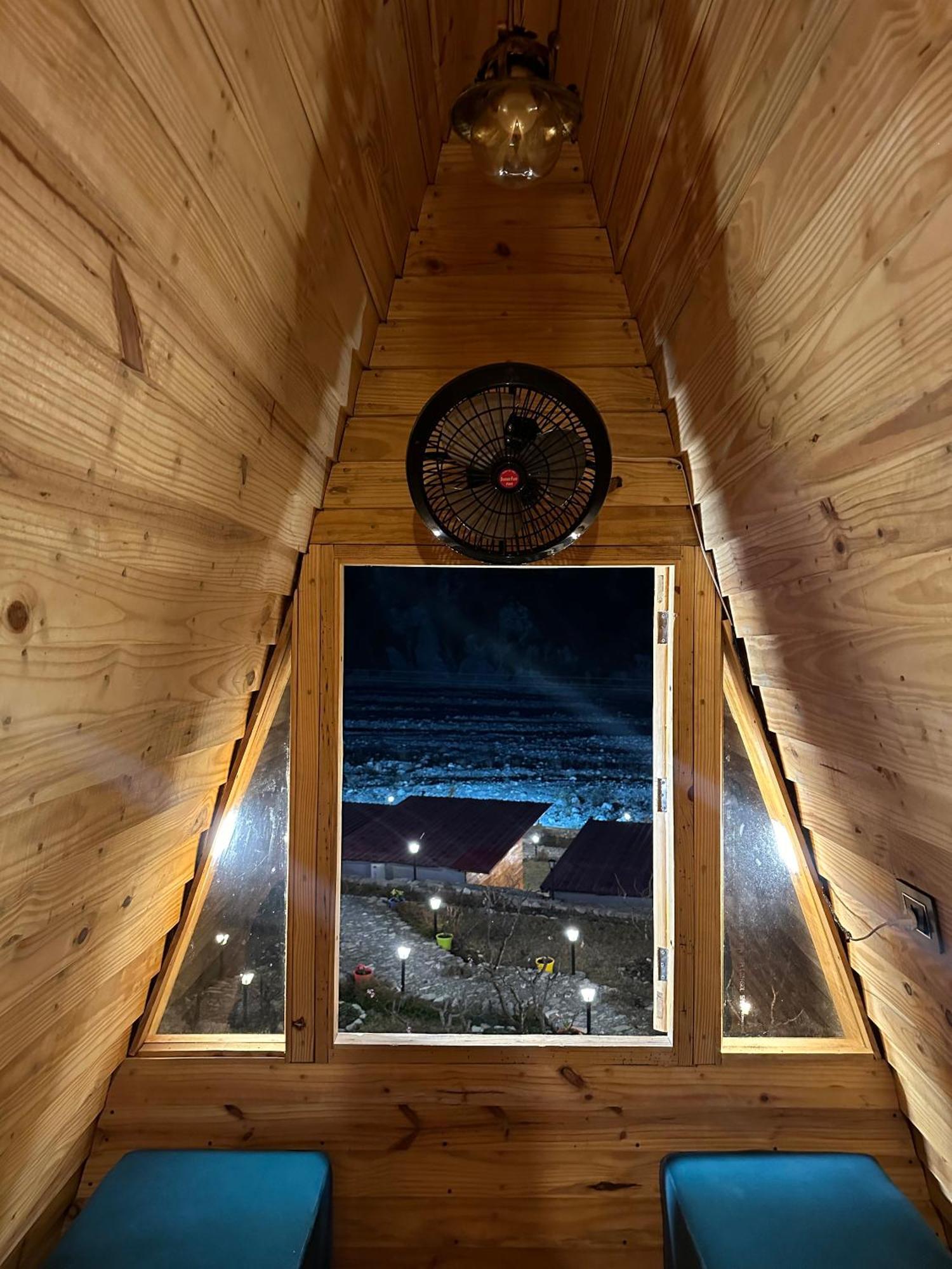 Cabana Riverside Resort - Kainchi Dham ナイニタール エクステリア 写真