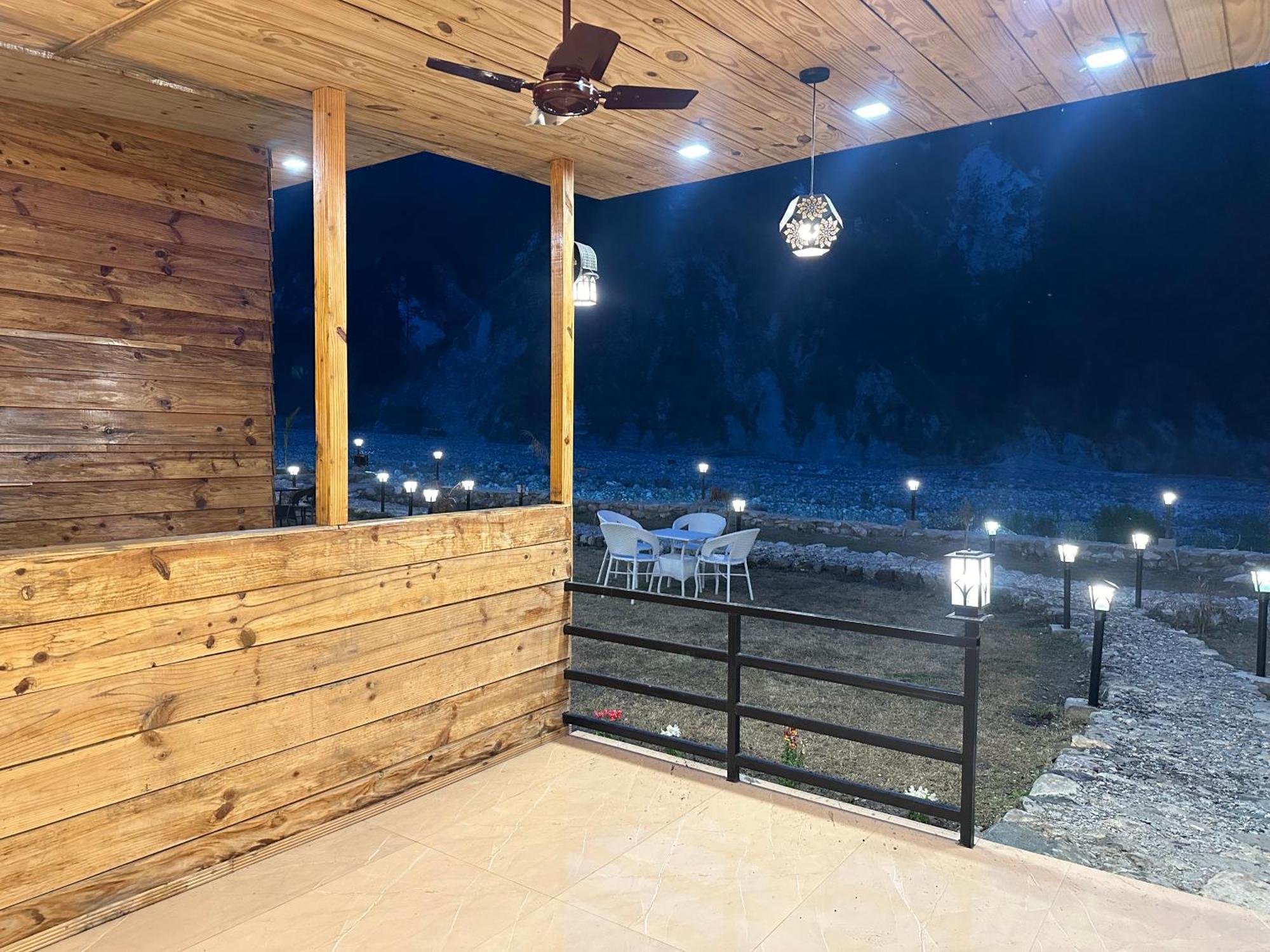 Cabana Riverside Resort - Kainchi Dham ナイニタール エクステリア 写真