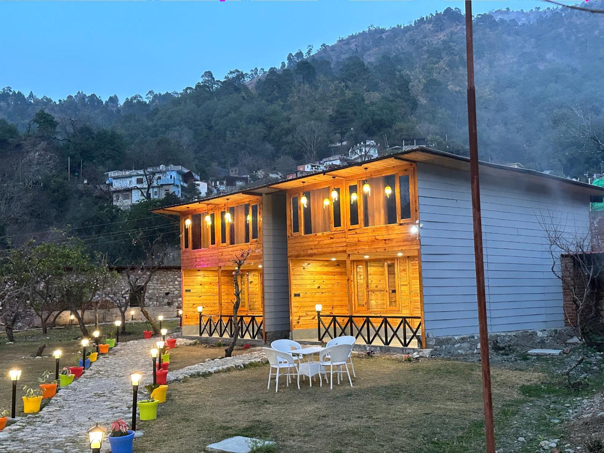 Cabana Riverside Resort - Kainchi Dham ナイニタール エクステリア 写真