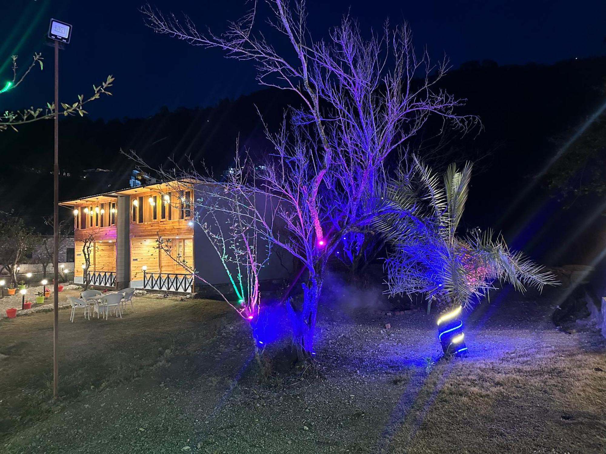 Cabana Riverside Resort - Kainchi Dham ナイニタール エクステリア 写真