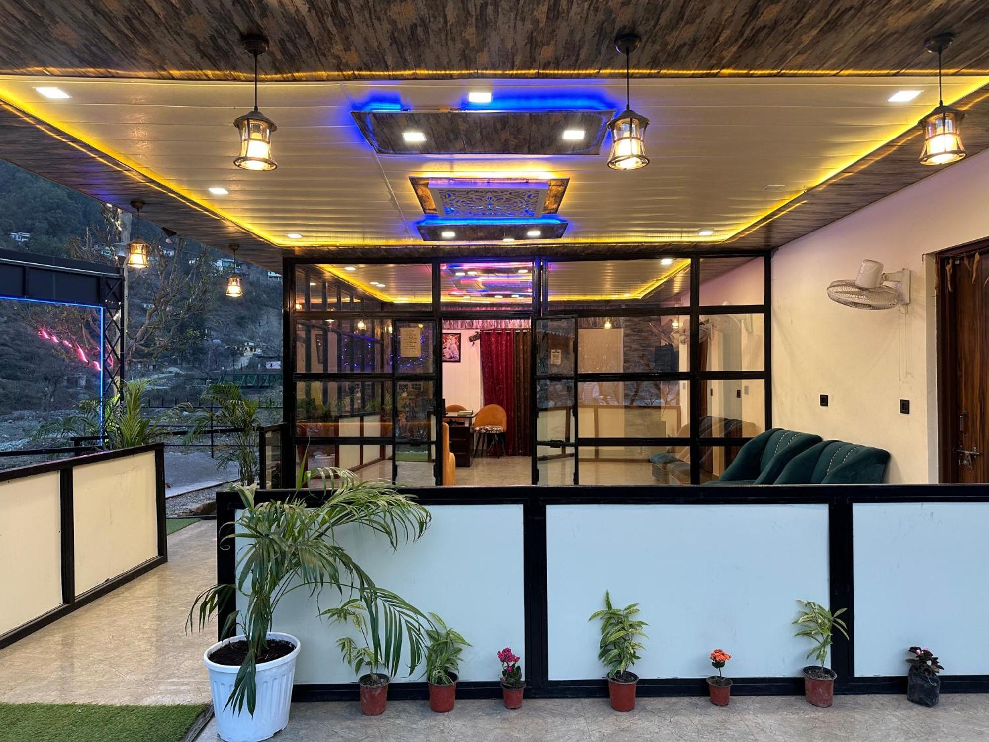 Cabana Riverside Resort - Kainchi Dham ナイニタール エクステリア 写真